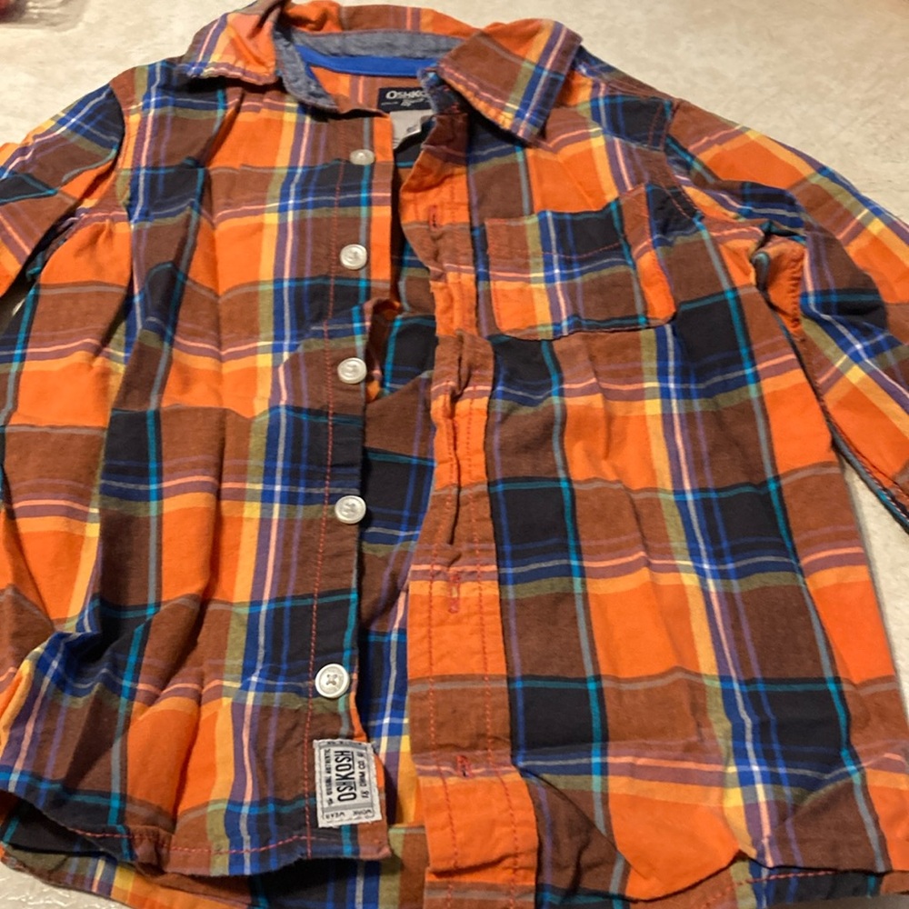 Long sleeve plaid button down shirt